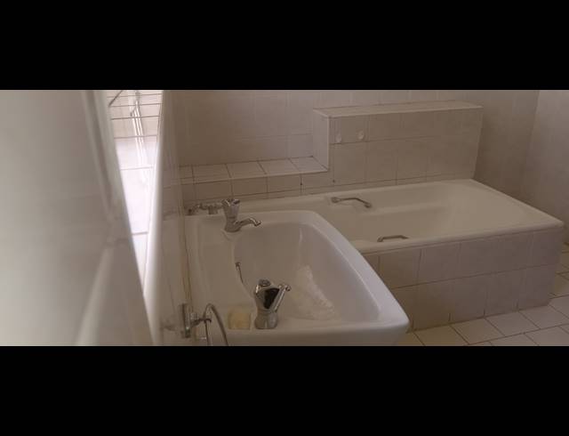 4 BEDROOM FREESTANDING FOR SALE IN NESERHOF